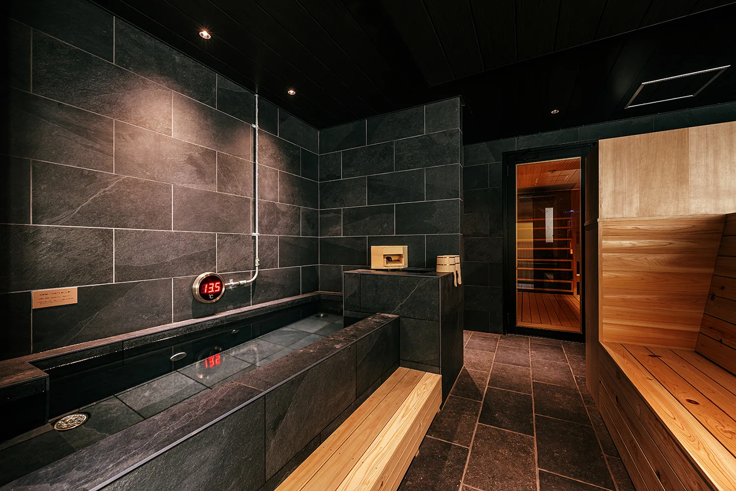 あかざる神楽坂SAUNA